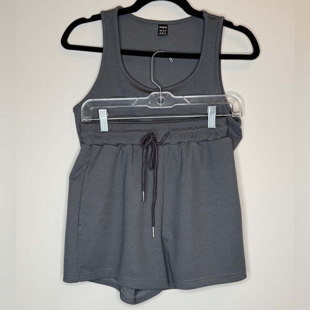 Cute gray workout/lounge set 🩶☕️